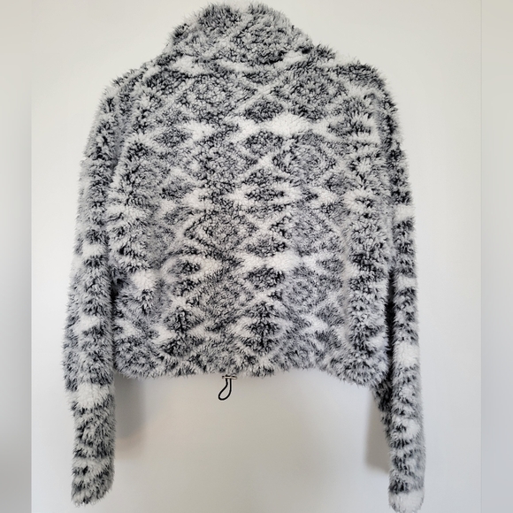 Fuzzy Cropped Quarter Zip - Picture 2 of 2